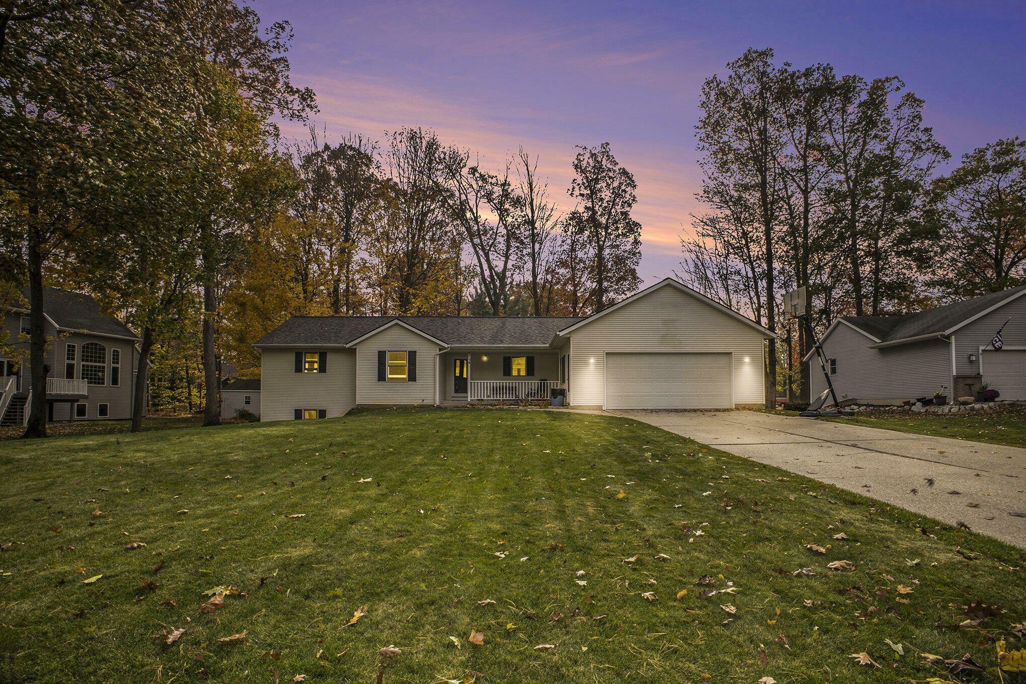 4754 Oaklane Drive  Hudsonville MI 49426 photo