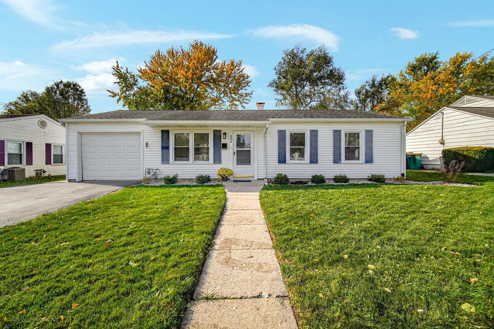 Property Photo:  604 Iola Avenue  IL 60446 