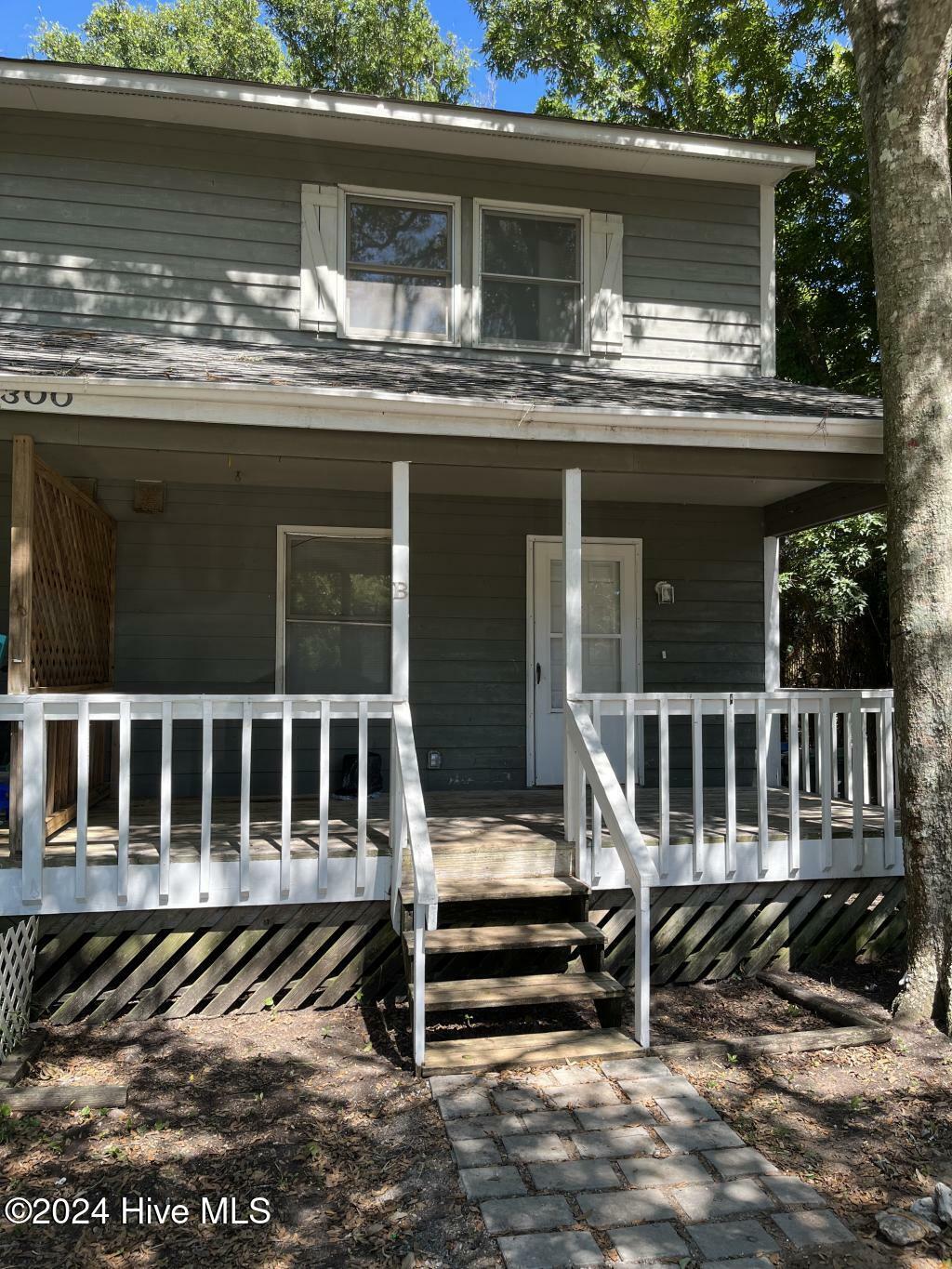 Property Photo:  300 Lee Drive B  NC 28512 