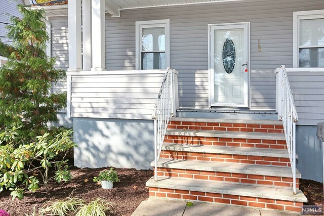 Property Photo:  160 Lafayette Place  NJ 07631 