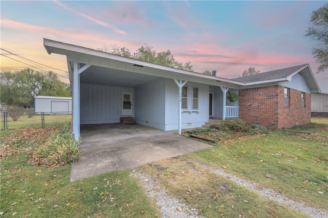 Property Photo:  178 Davis Street  AR 72751 