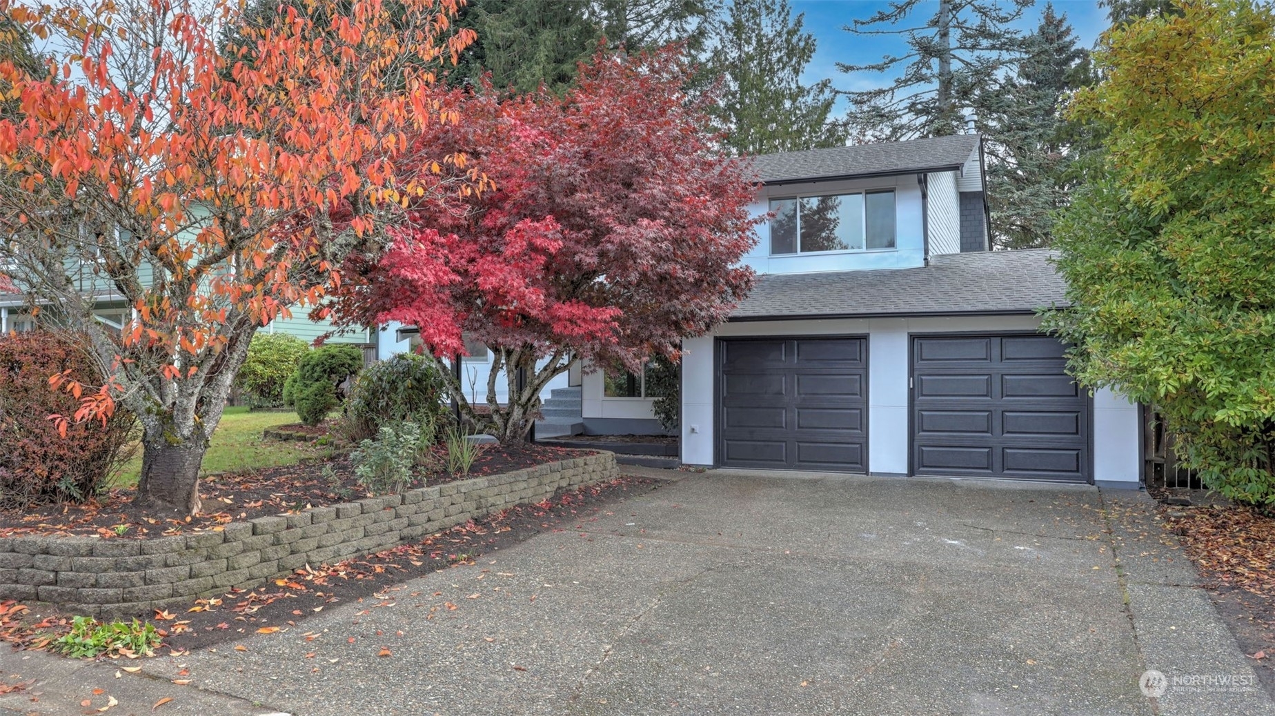 Property Photo:  18606  135 Place SE  WA 98058 