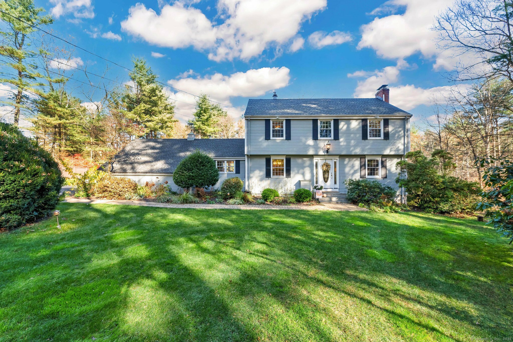 Property Photo:  428 Deercliff Road  CT 06001 