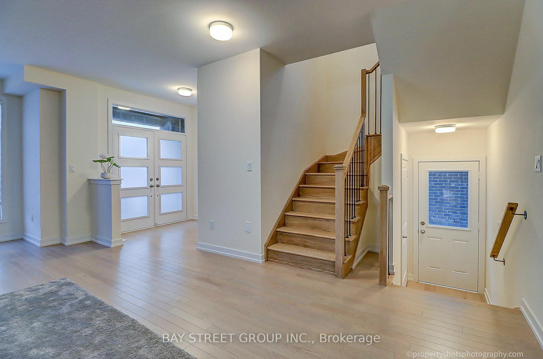 Property Photo:  206 Webb St  ON L6B 1N9 