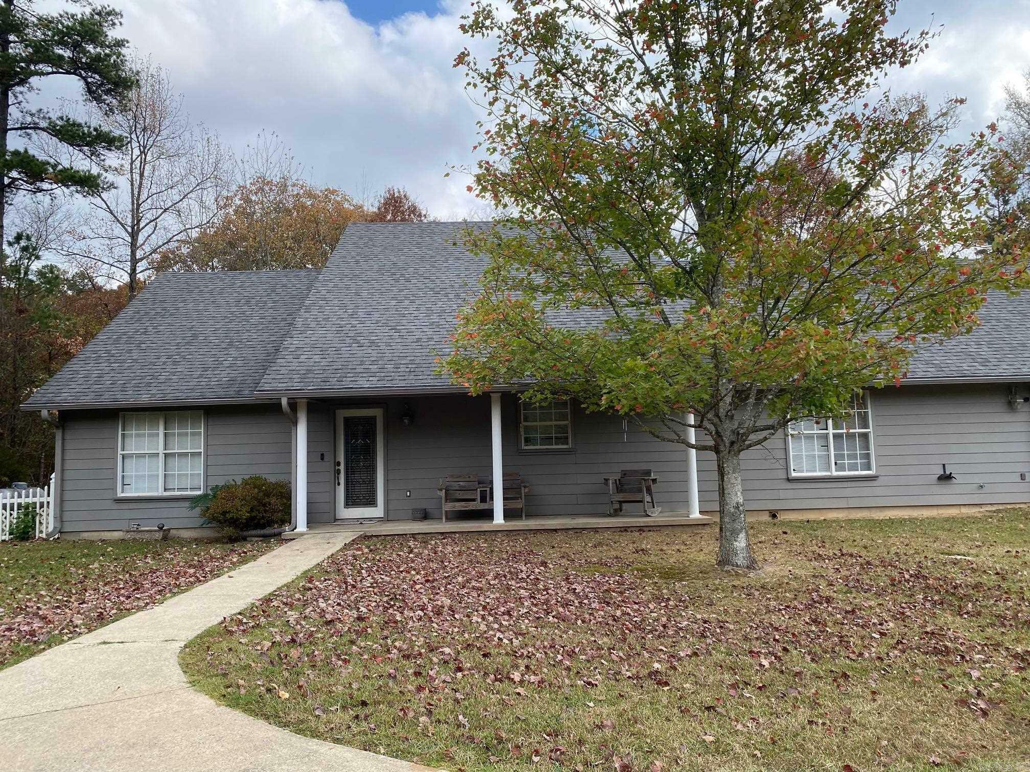 Property Photo:  1516 Wildwood Street  AR 71953 