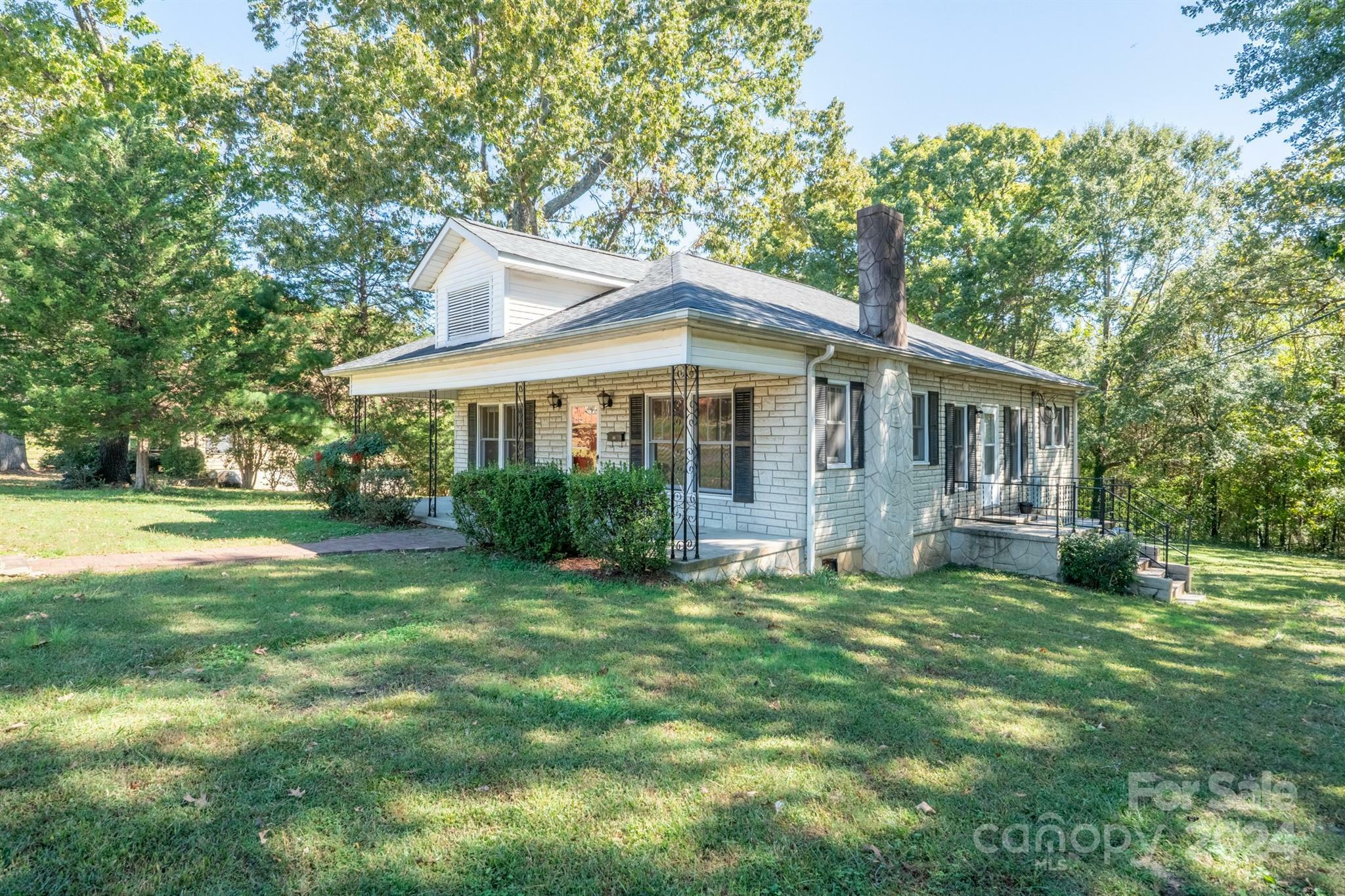 Property Photo:  308 E Chestnut Street  NC 28164 