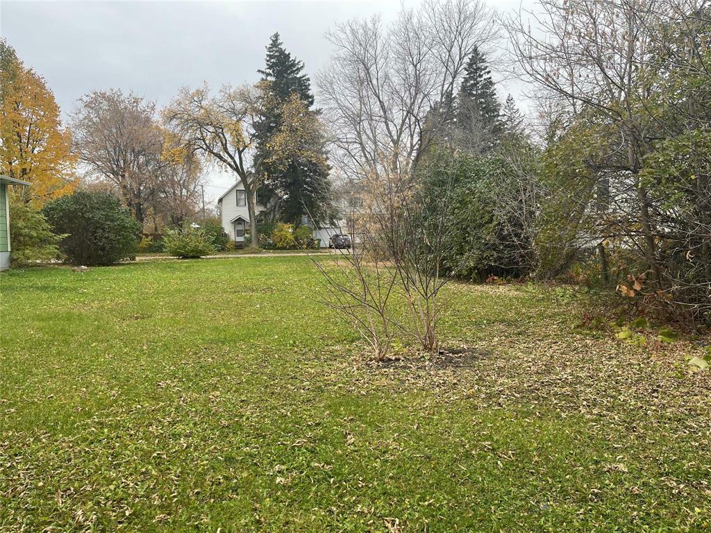 Property Photo:  124 2nd Avenue Southwest  MB R7N 1H3 