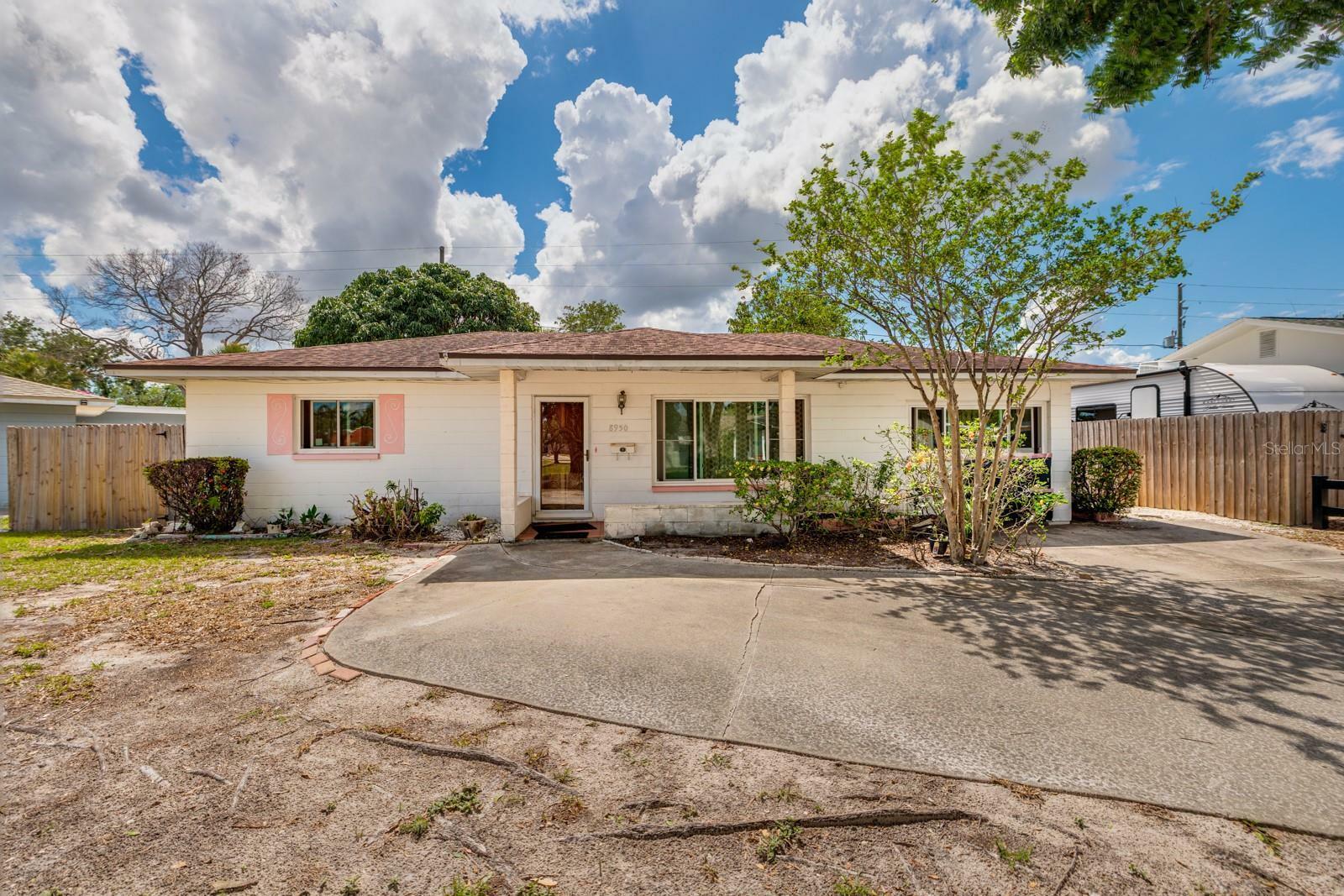 Property Photo: 8950 3rd Street N FL 33702
