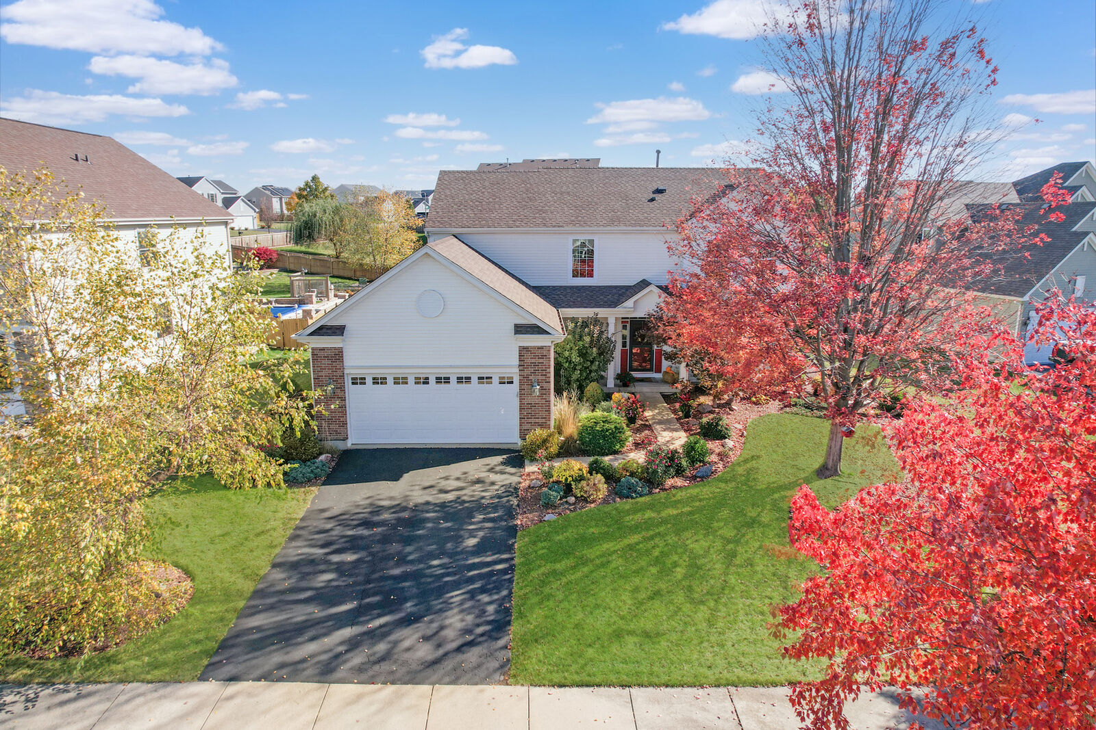 Property Photo:  2466 Waverly Circle  IL 60560 