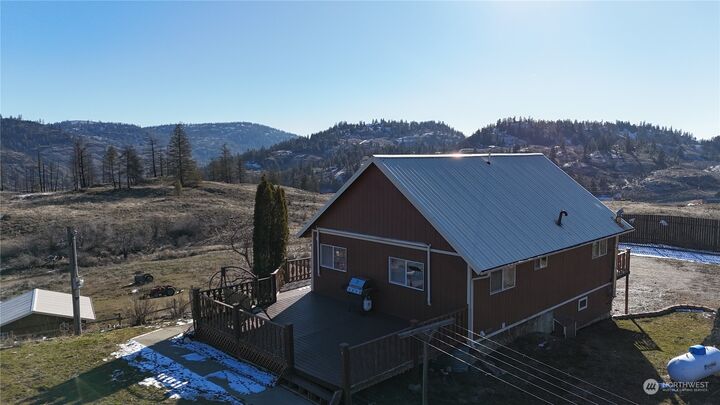 Property Photo:  33  Eighme Road  WA 98844 