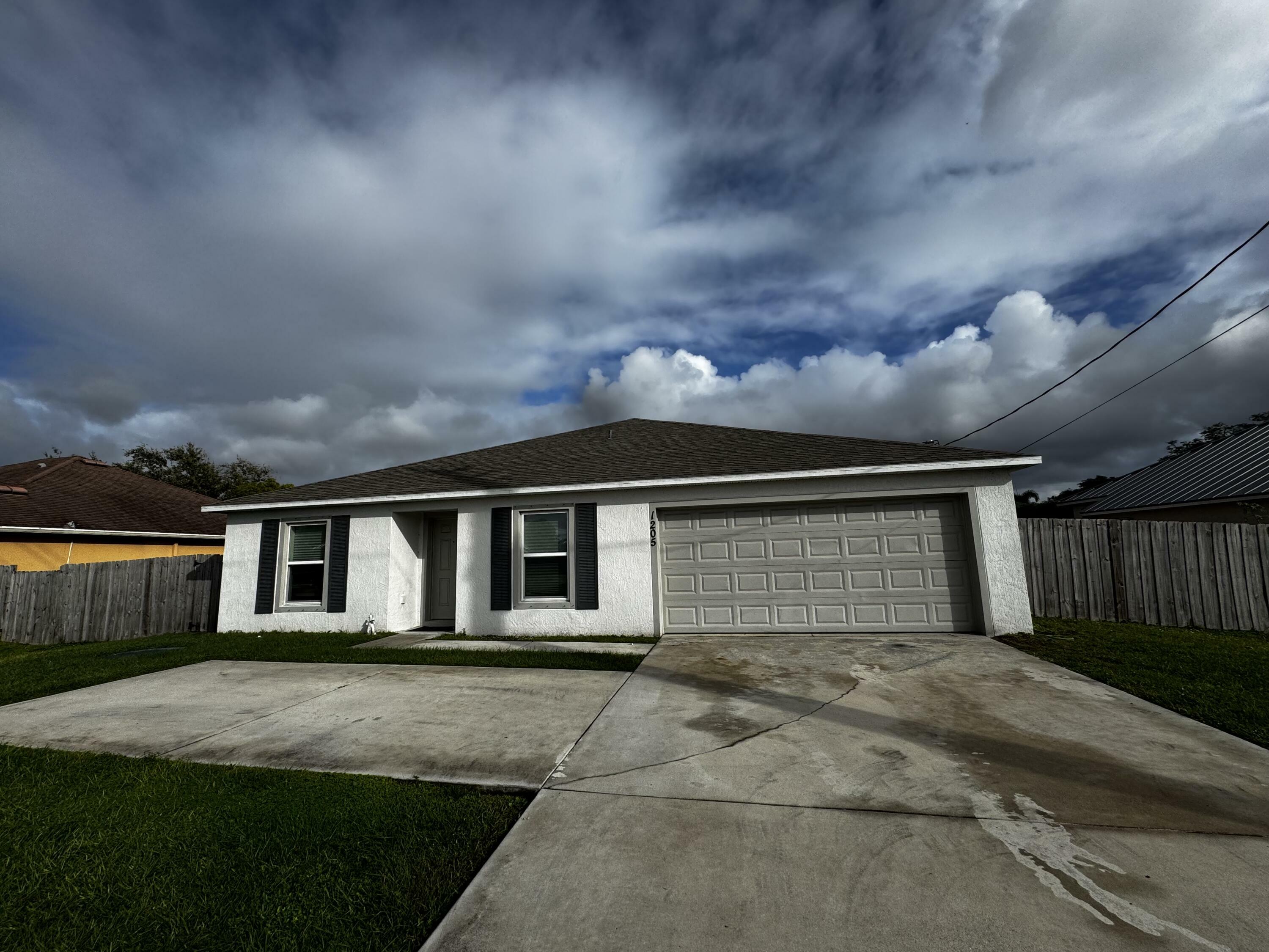 Property Photo:  1205 SW Alcantarra Boulevard  FL 34952 