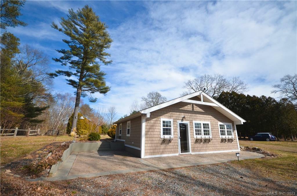 Property Photo:  220 Wylie School Road  CT 06384 