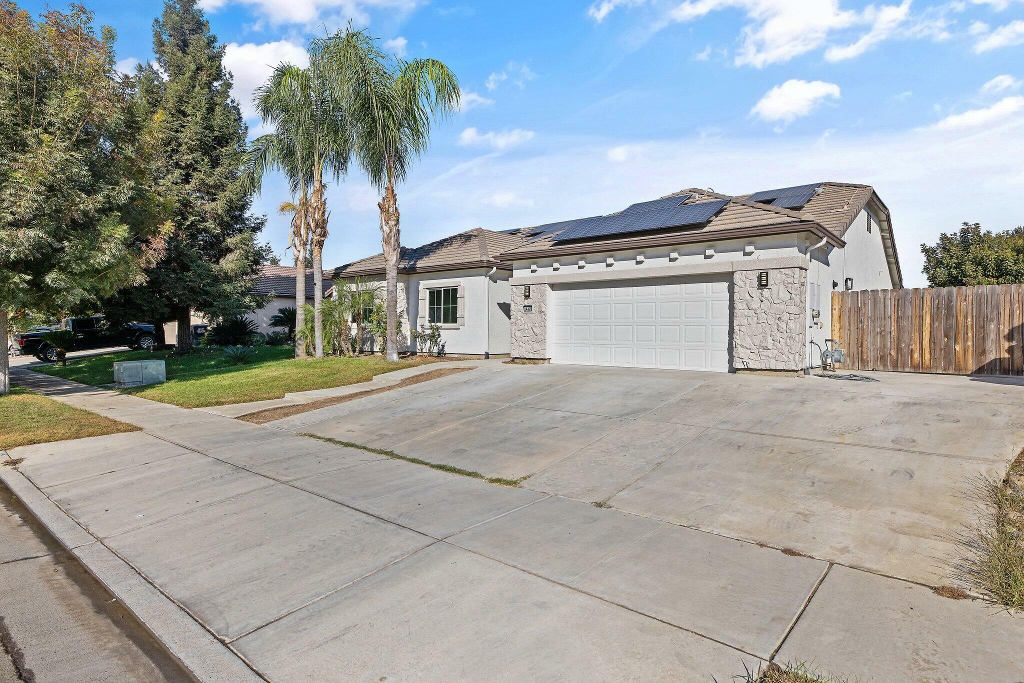 Property Photo:  2432 W Tyler Avenue  CA 93291 