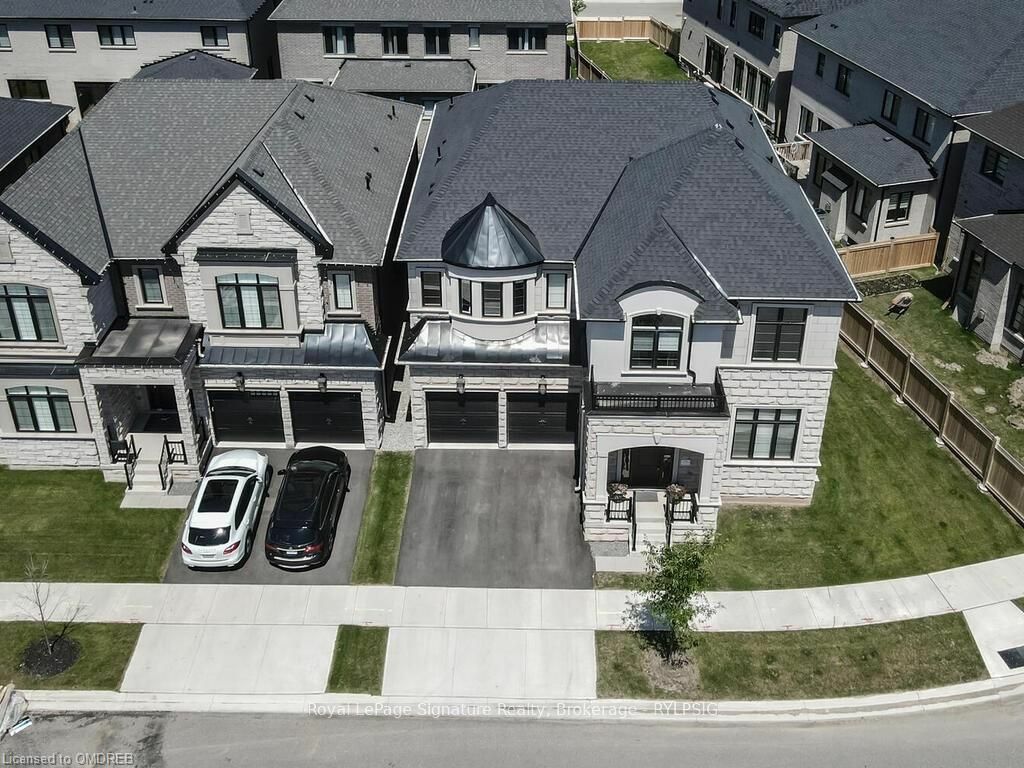 Photo de la propriété:  2302 Hyacinth Cres  ON L6M 5M9 