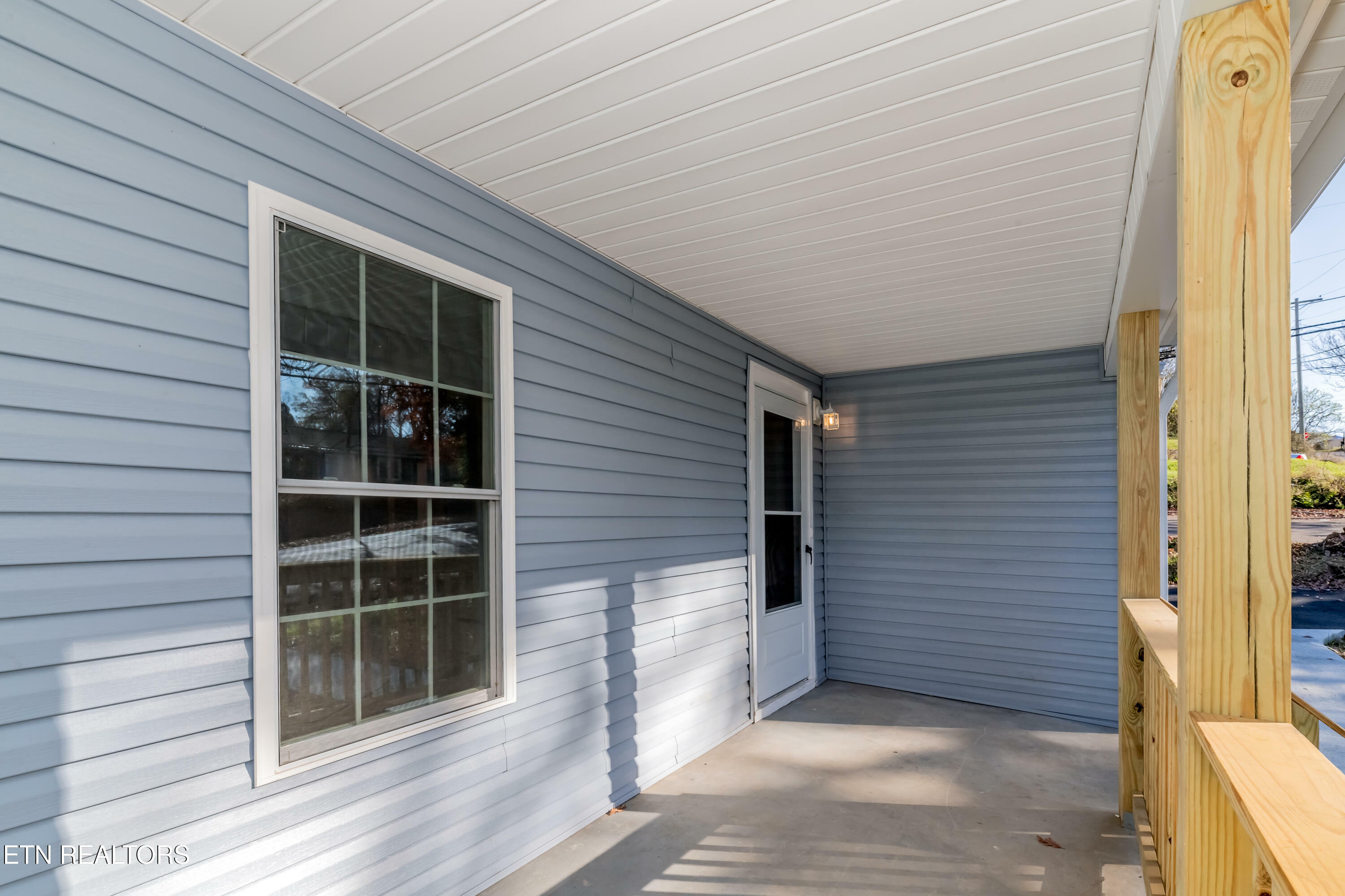 Property Photo: 622 Fern St TN 37914