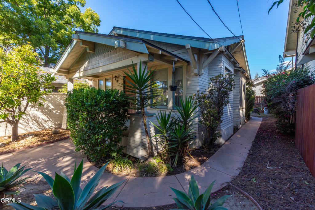 Property Photo:  1508 De La Vina Street Street  CA 93101 