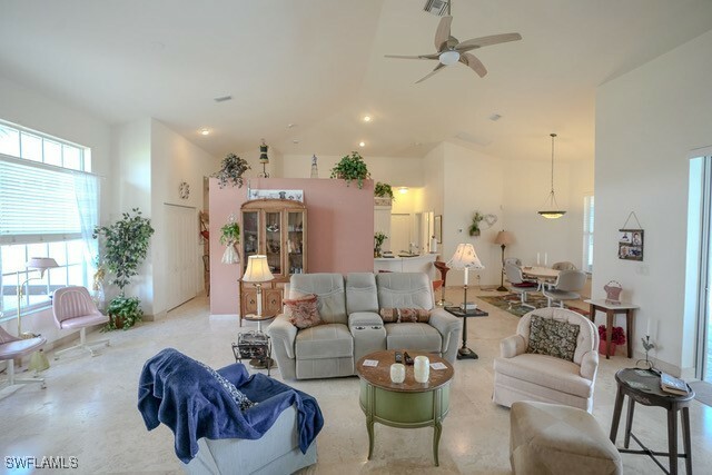 Property Photo:  2214 SE 19th Place  FL 33990 