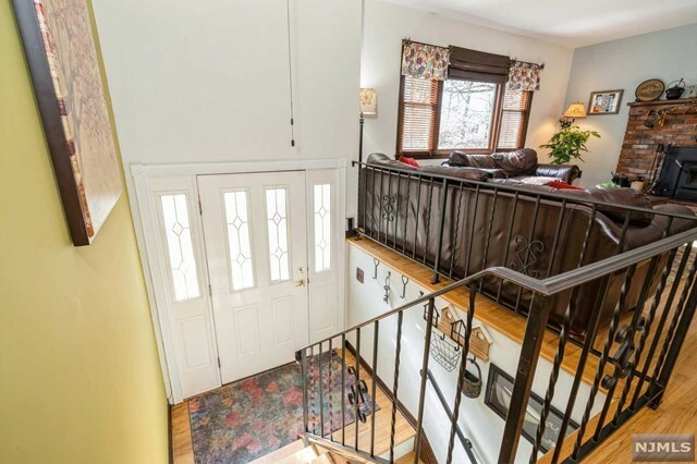 Property Photo:  21 Elm Tree Road  NJ 07422 