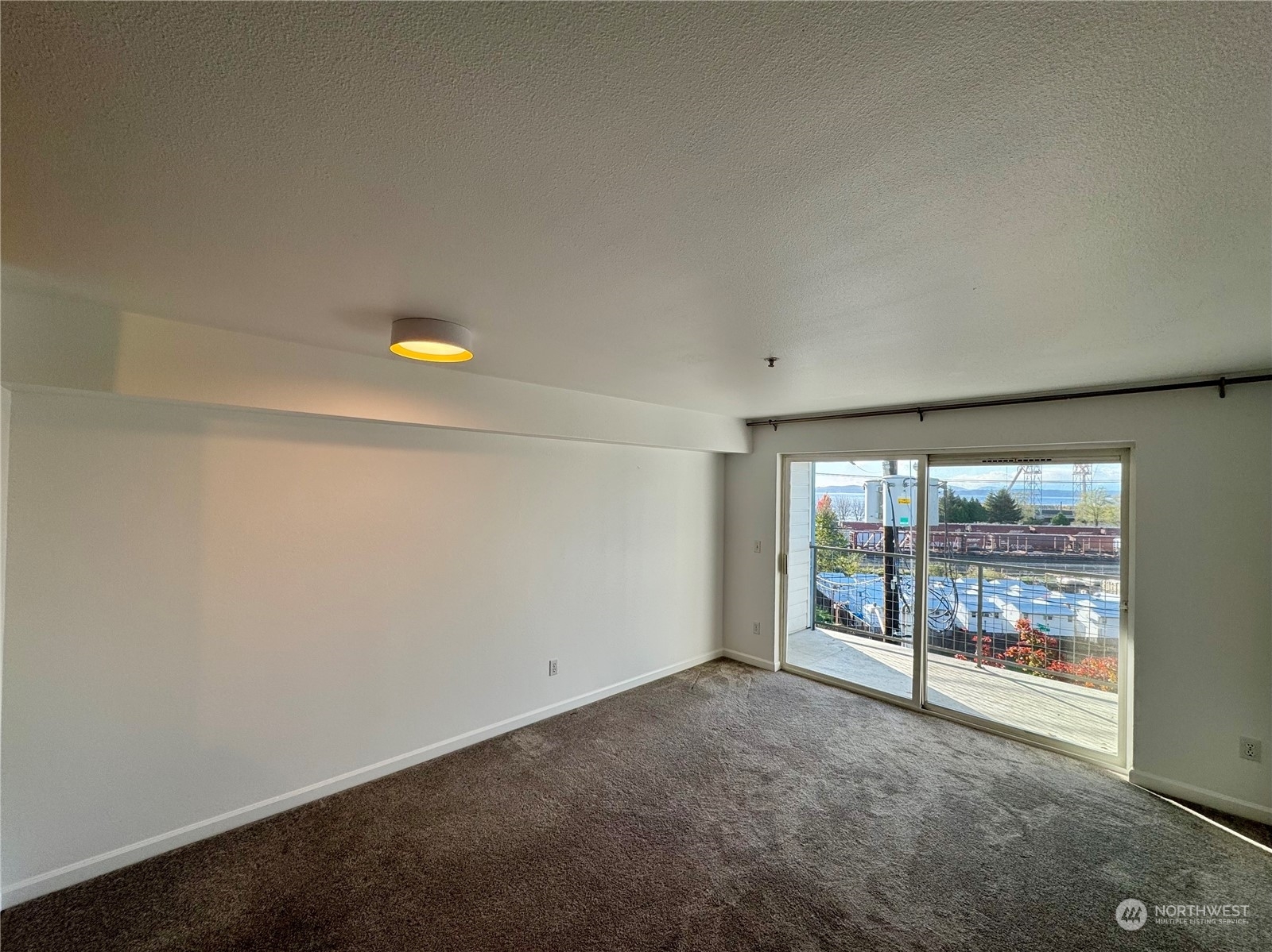 Property Photo:  500 Elliott Avenue W 405  WA 98119 