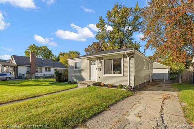 Property Photo:  1313 E Harry Avenue  MI 48030 