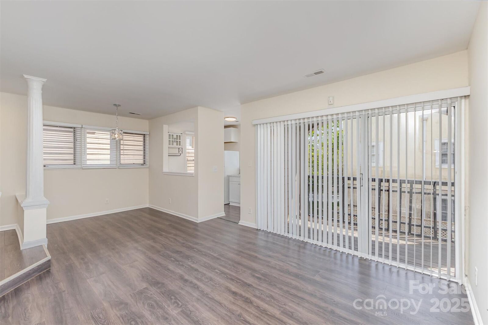 Property Photo:  1101 E Morehead Street 32  NC 28204 