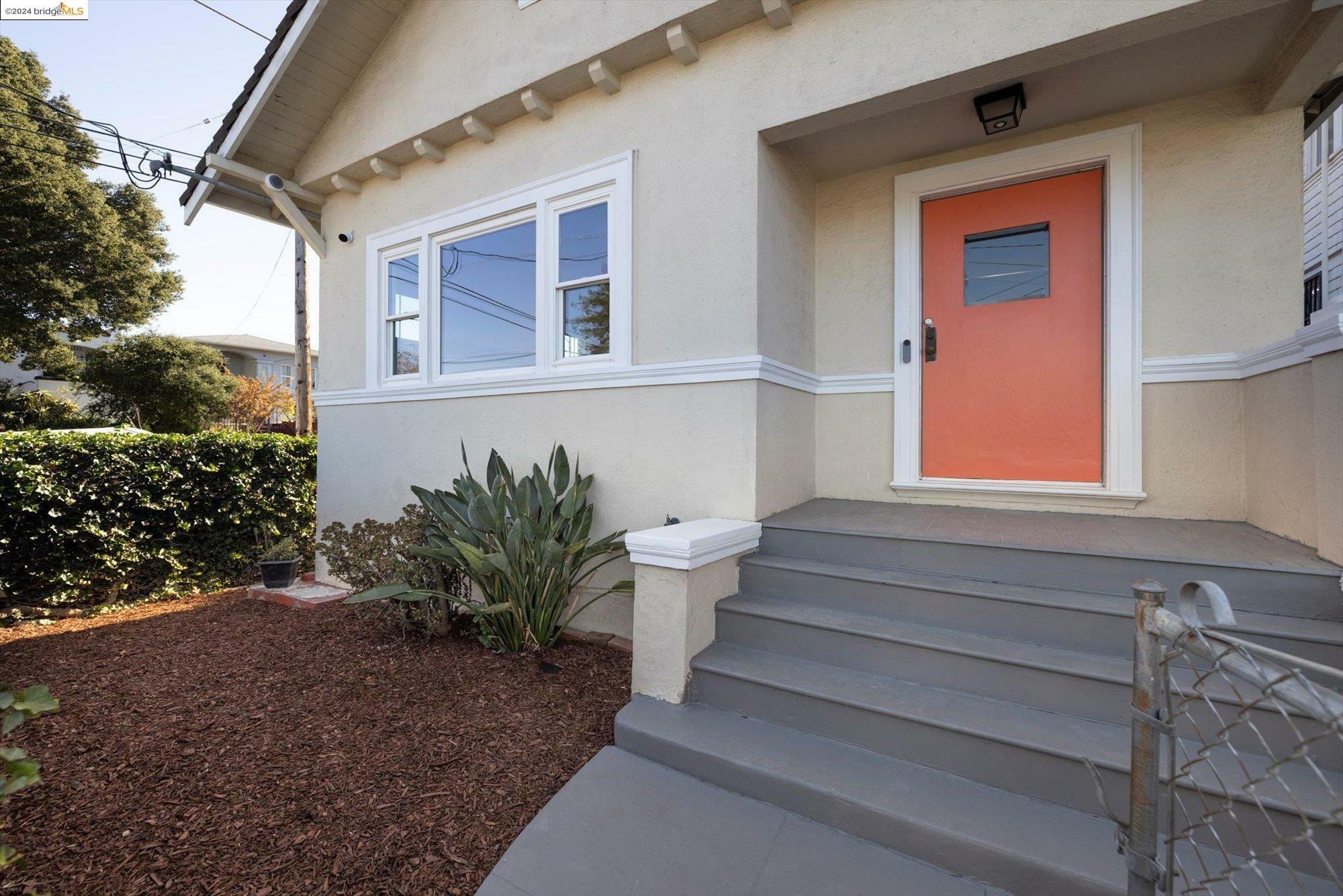 Property Photo:  1641 E 20th Street  CA 94606 