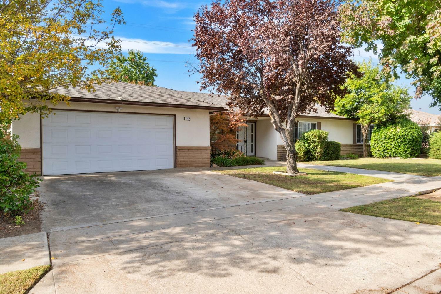 Property Photo:  7343 N 4th Street  CA 93720 