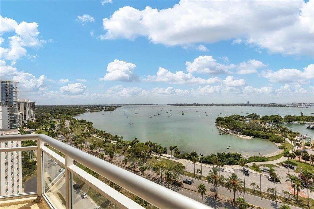 Property Photo:  340 S Palm Avenue 121  FL 34236 