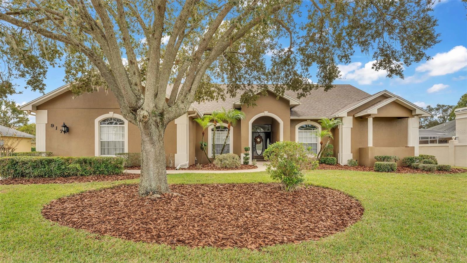 Property Photo: 917 Hanover Way FL 33813