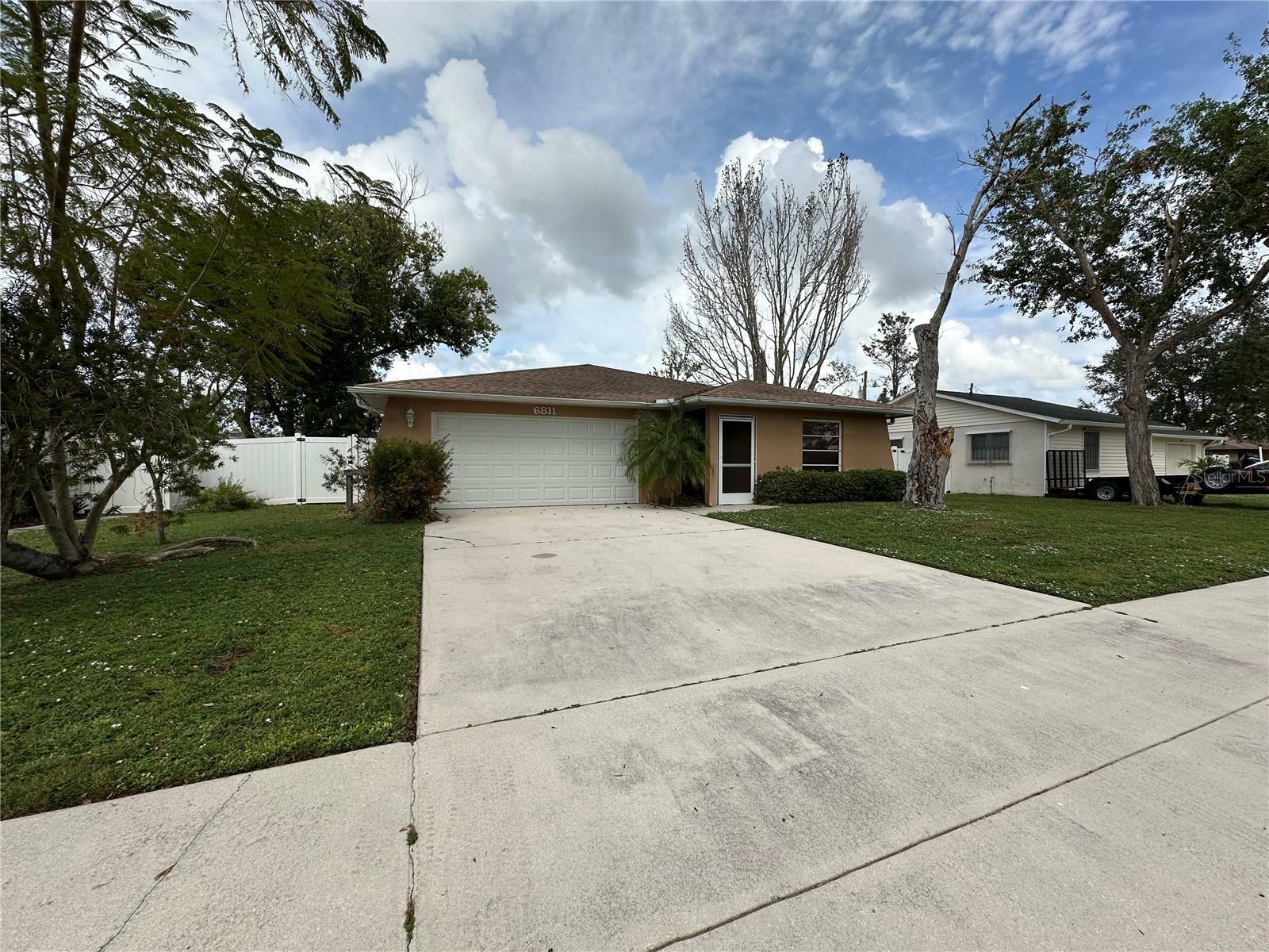 Property Photo:  6811 Friendship Drive  FL 34241 