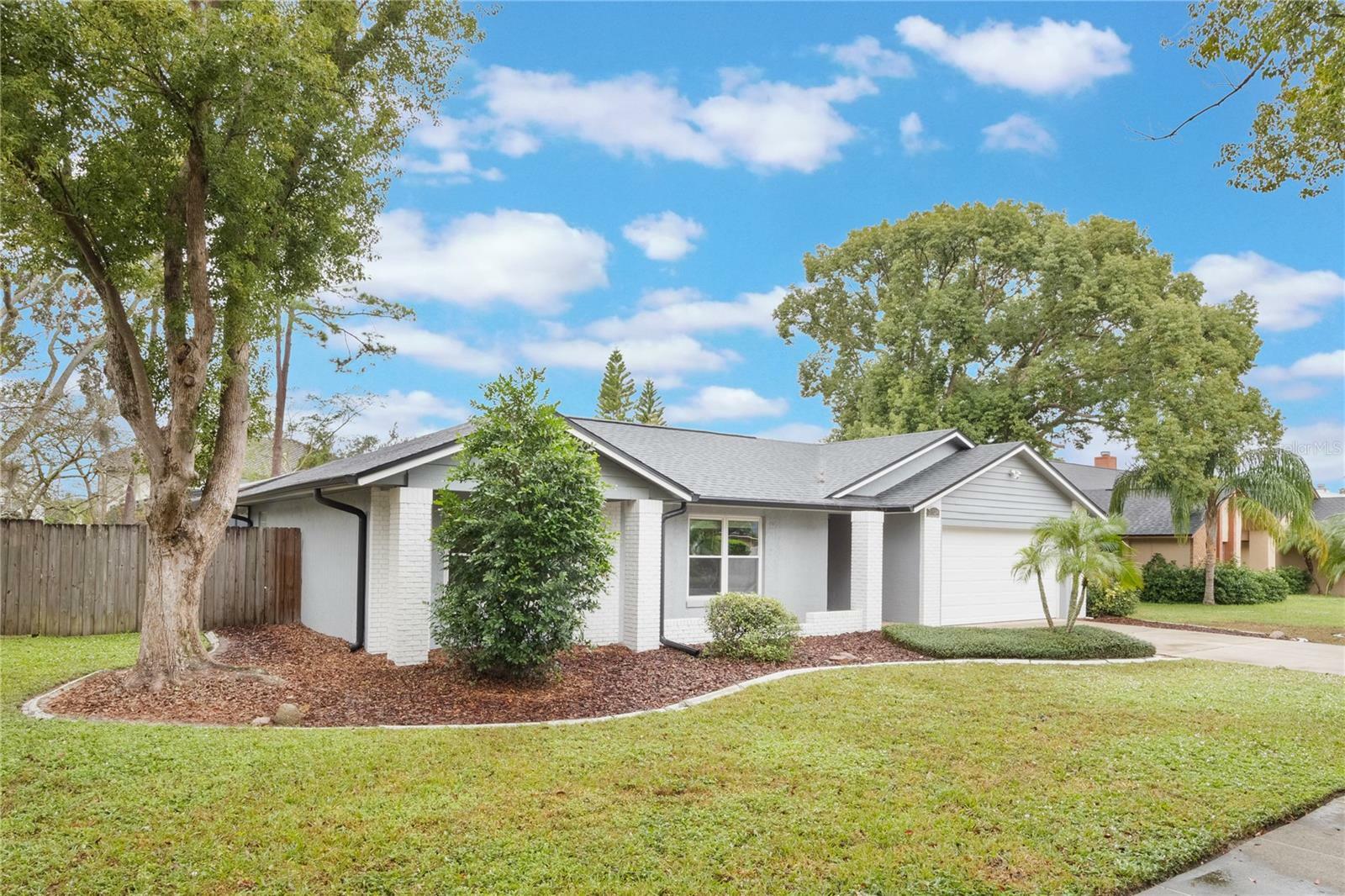 Property Photo:  2524 Creekview Circle  FL 32765 