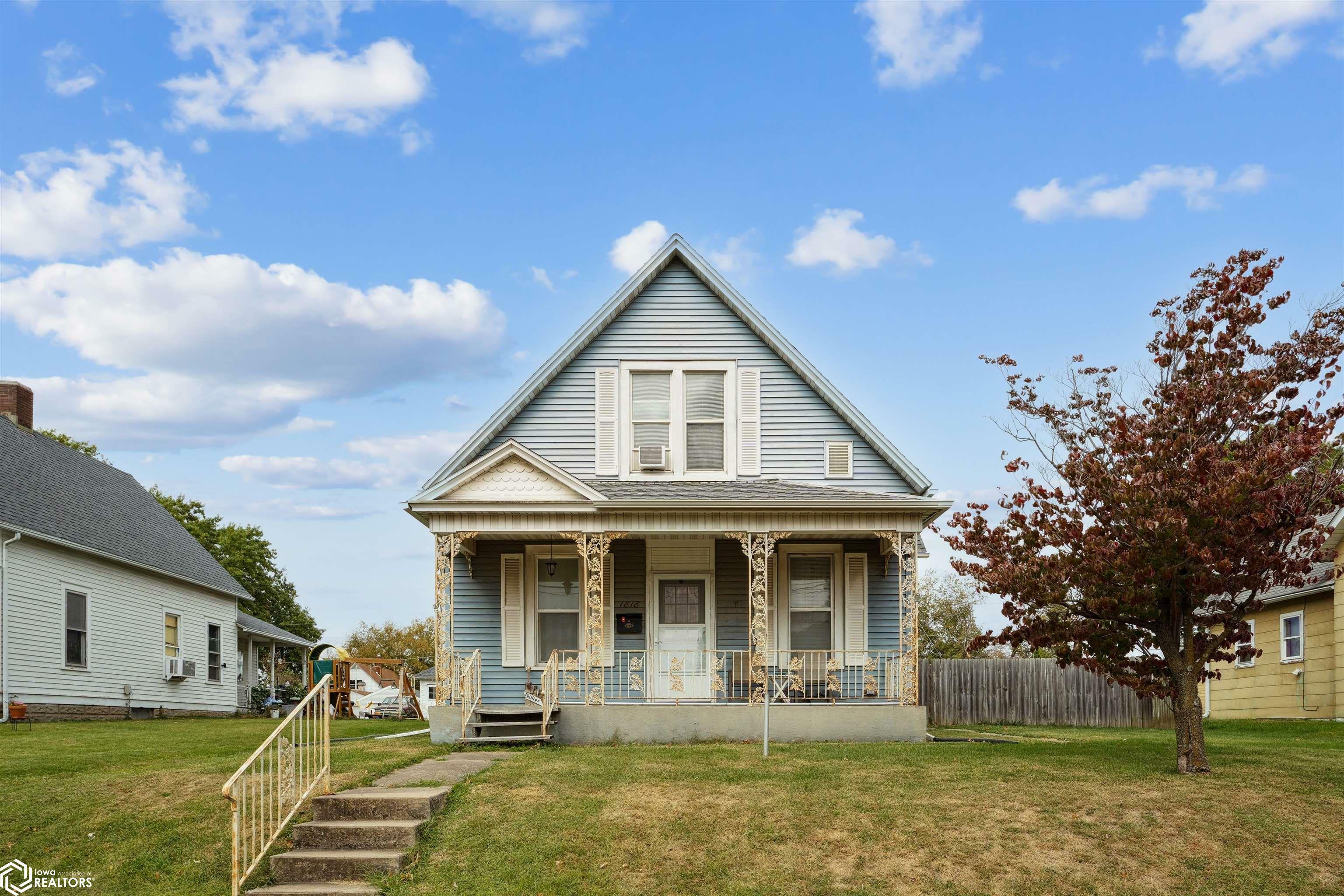 Property Photo:  1818 Mount Pleasant Street  IA 52601 