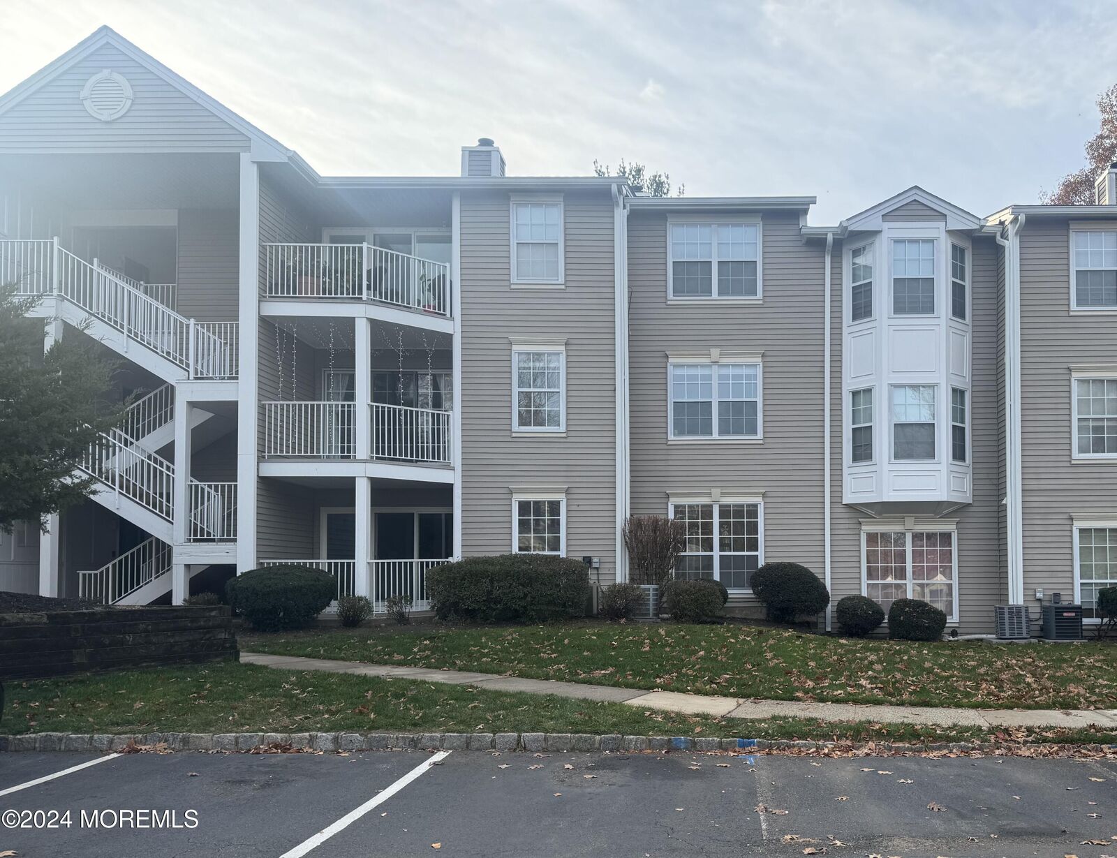 Property Photo:  63 Lindsey Court  NJ 08823 