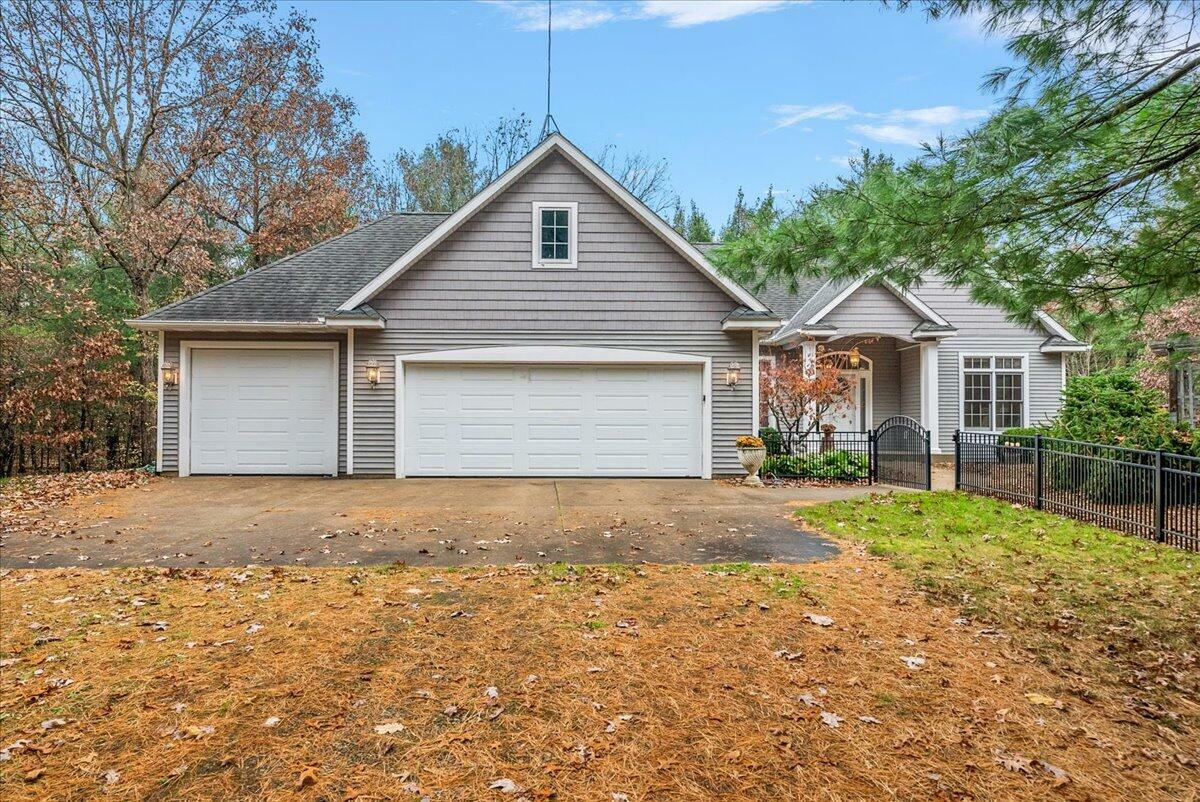 Property Photo:  3835 Silver Creek Drive  MI 49419 