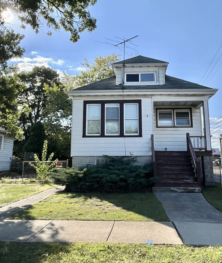 9516 S Homan Avenue  Evergreen Park IL 60805 photo