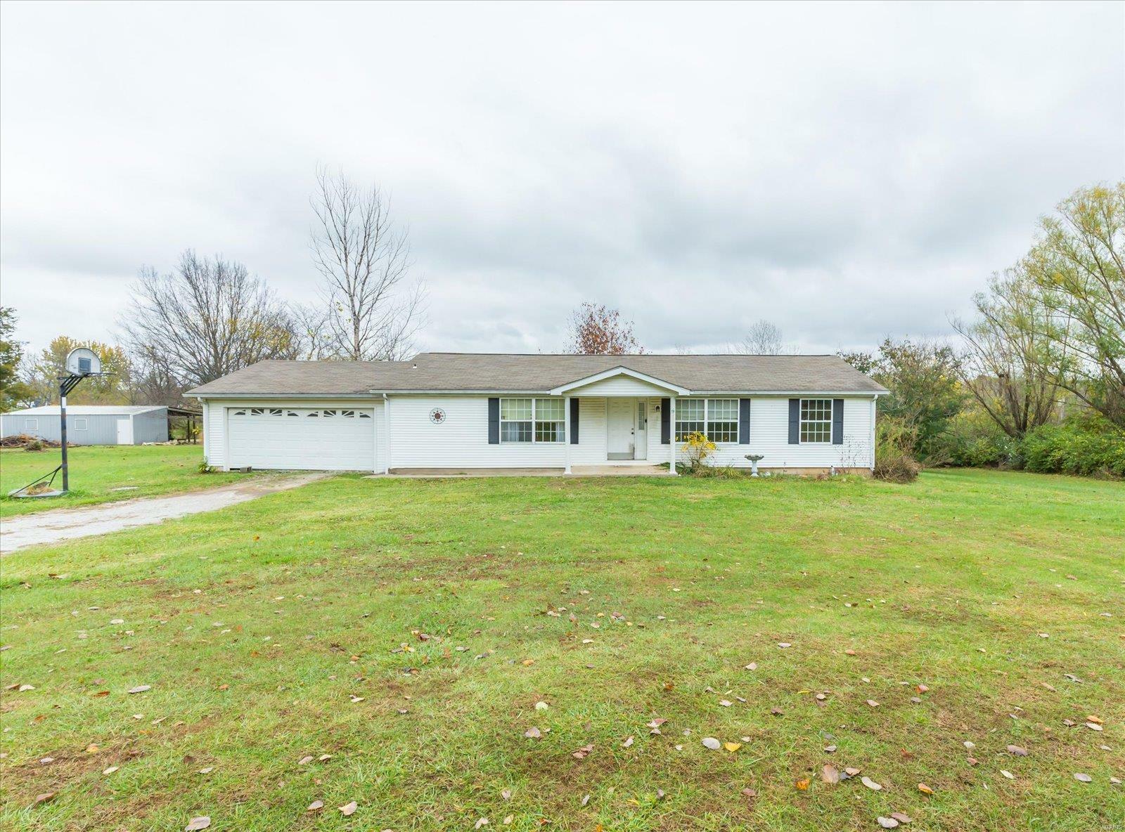 191 Dwiggins Road  Elsberry MO 63343 photo