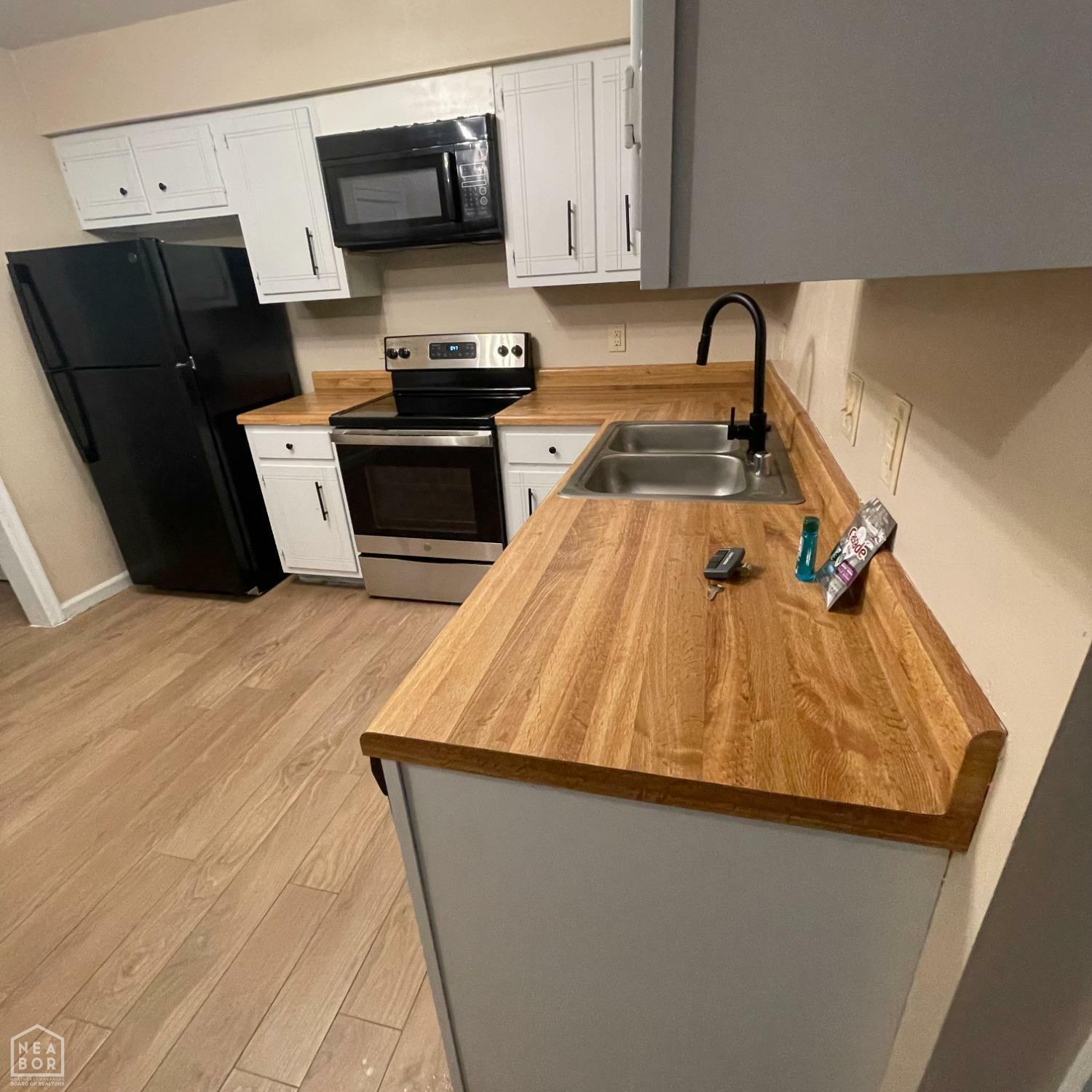 Property Photo:  1300 Santa Fe Circle  AR 72401 