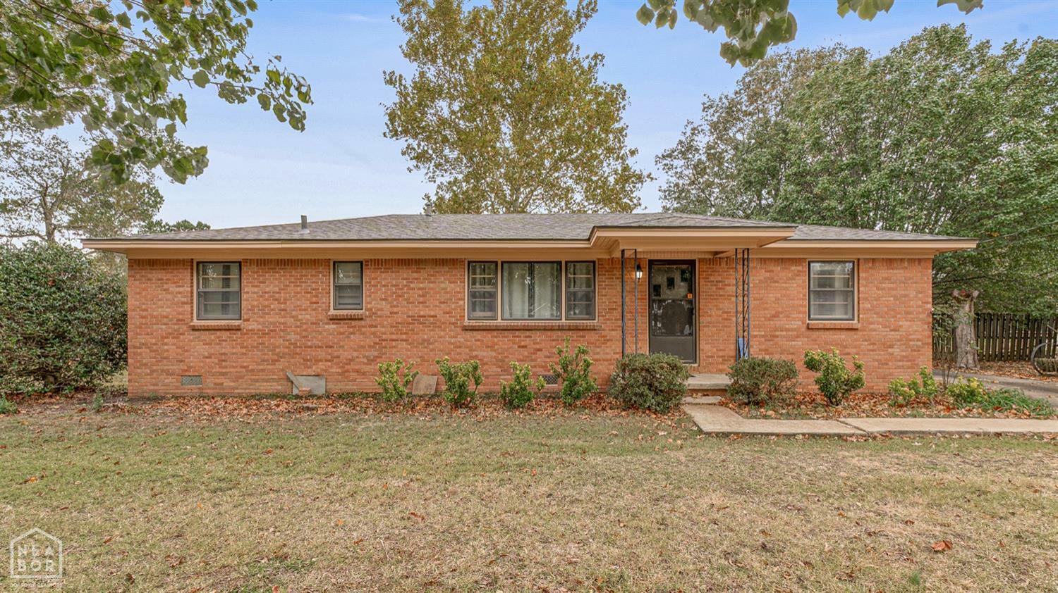 Property Photo:  205 E College Street  AR 72416 