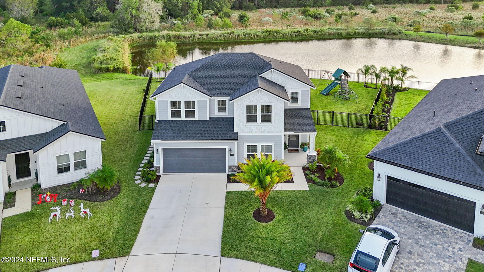 Property Photo: 230 Willow Creek Court FL 32092