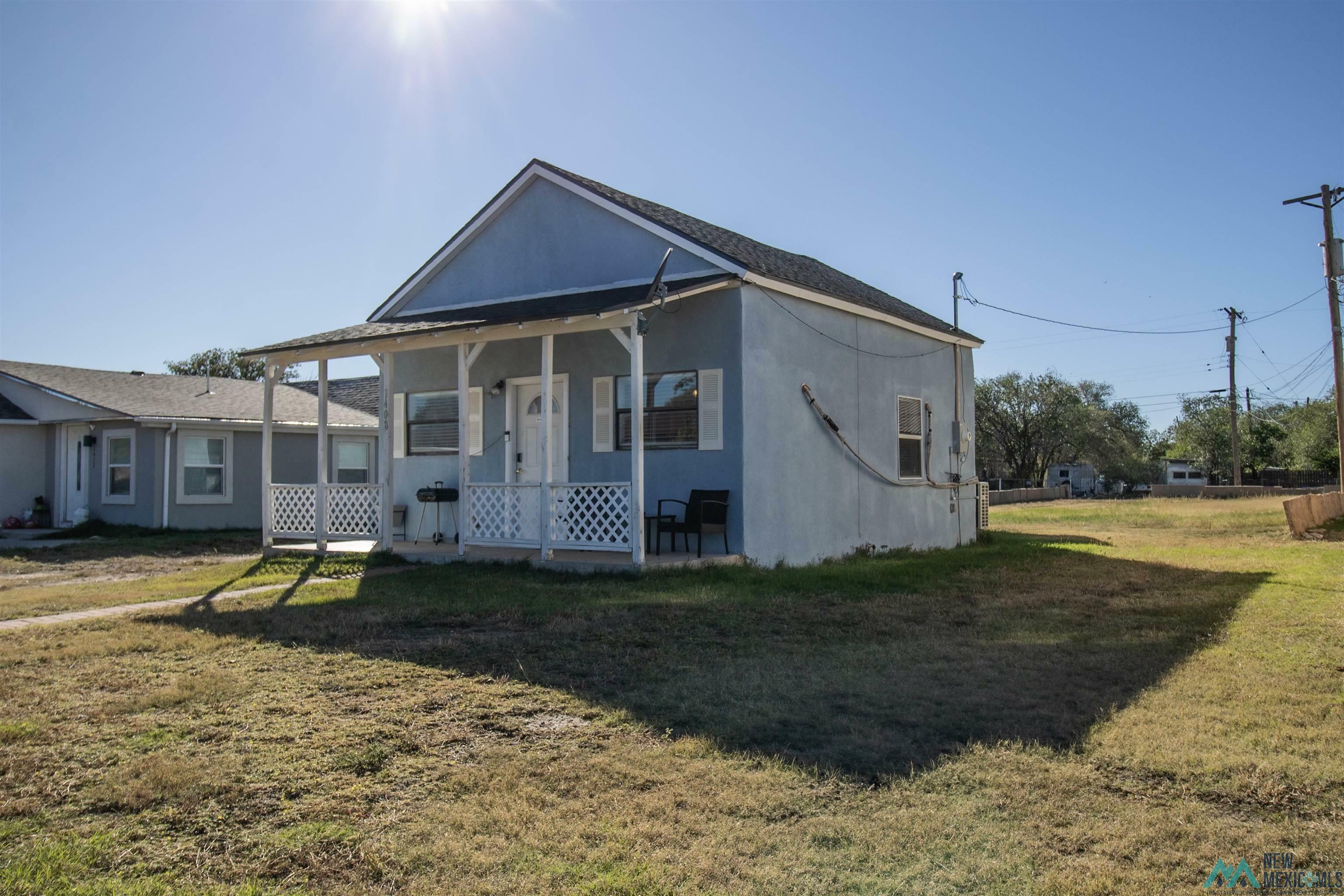 Property Photo:  1408 S Avenue E  NM 88130 