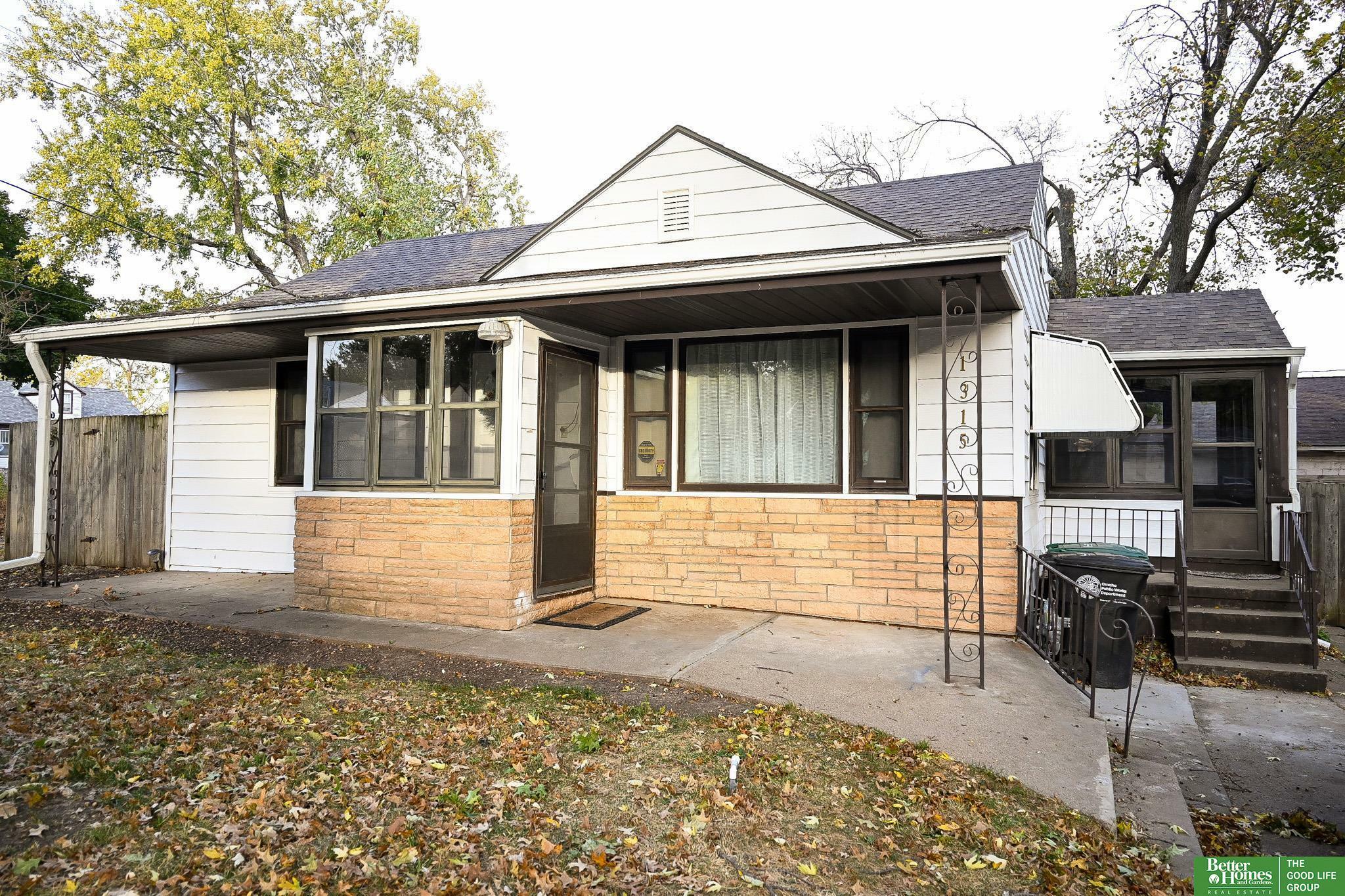 Property Photo:  1315 S 51 Street  NE 68106 