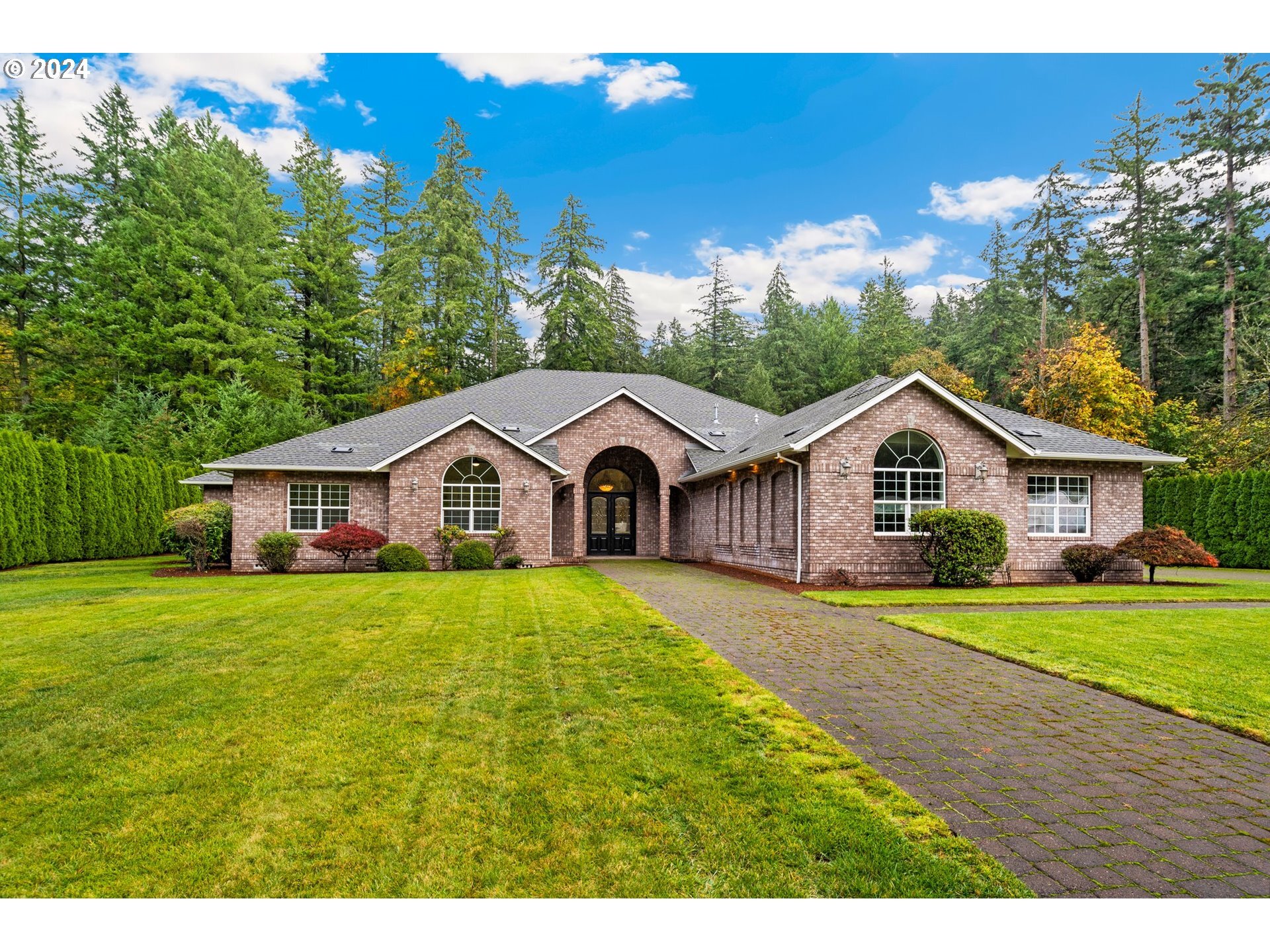 Property Photo: 7474 Battle Creek Rd OR 97317