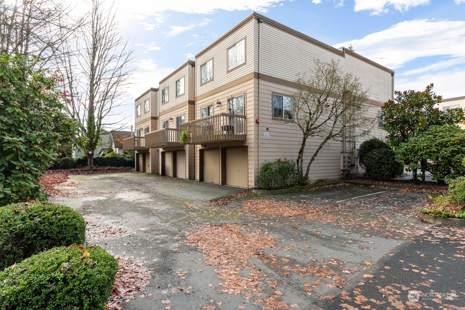 Property Photo:  16820 6th Avenue W A3  WA 98037 