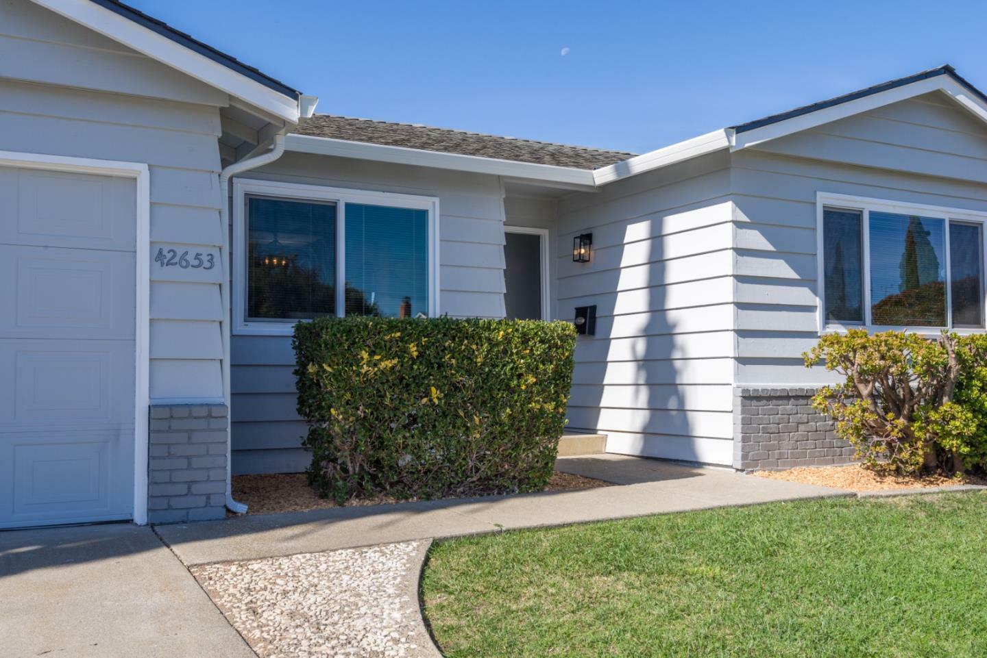 Property Photo:  42653 Saratoga Park Street  CA 94538 