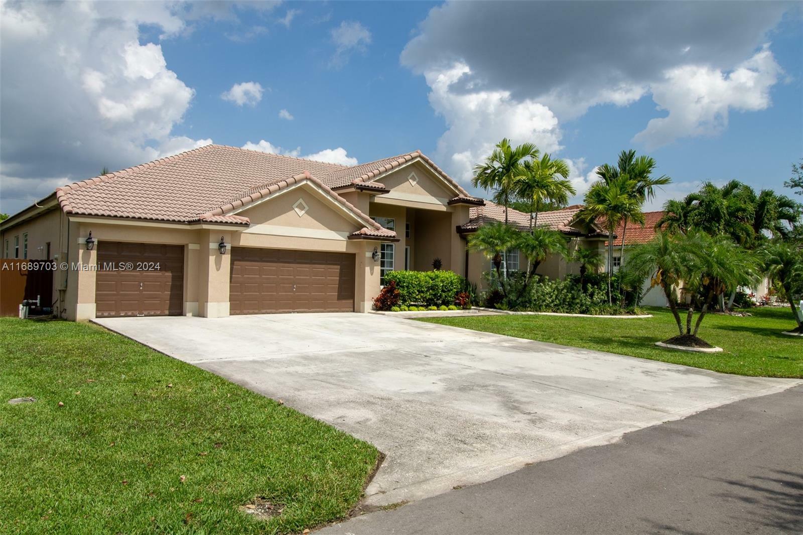 Property Photo:  2910 Fairways Dr  FL 33035 