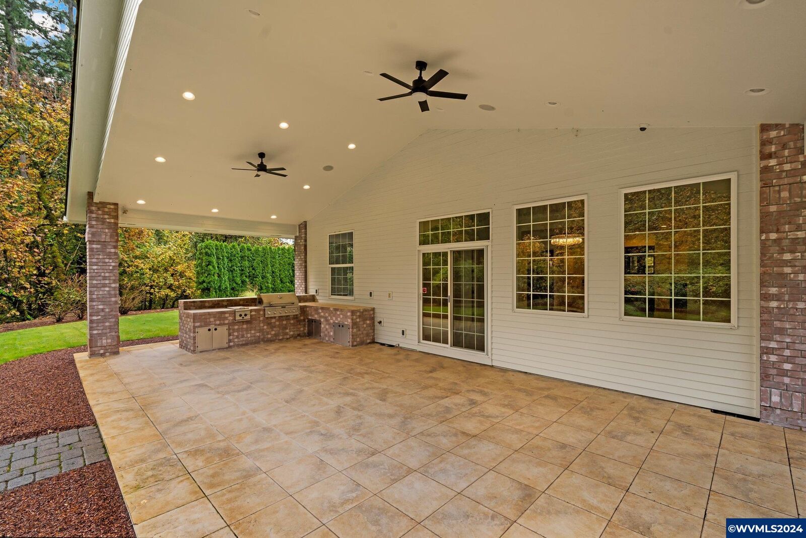 Property Photo: 7474 Battle Creek Rd SE OR 97317