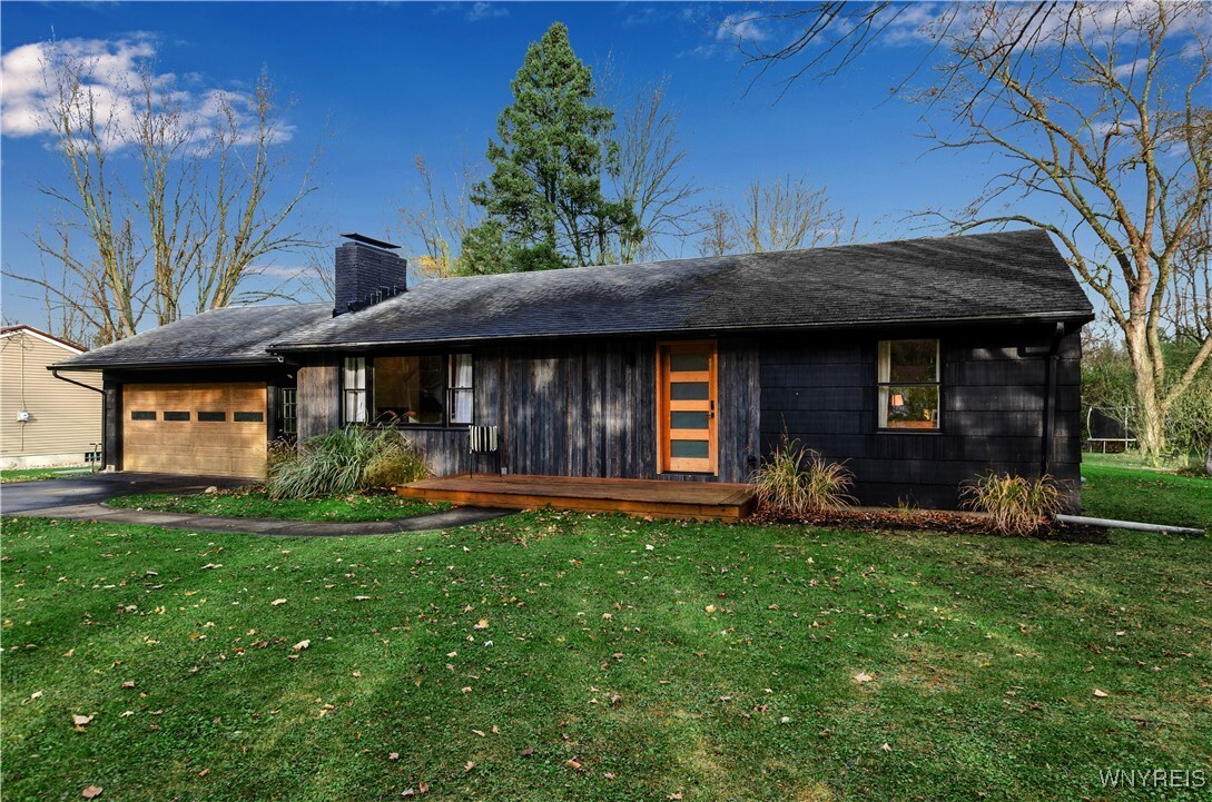 Property Photo:  481 Ostrander Road  NY 14052 