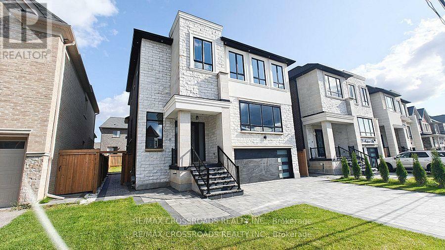 25 Madison Avenue  Richmond Hill (Oak Ridges) ON L4E 2Z7 photo