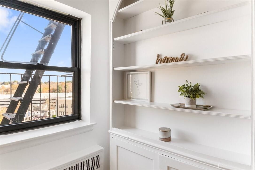 Property Photo:  19 Old Mamaroneck Road 6D  NY 10605