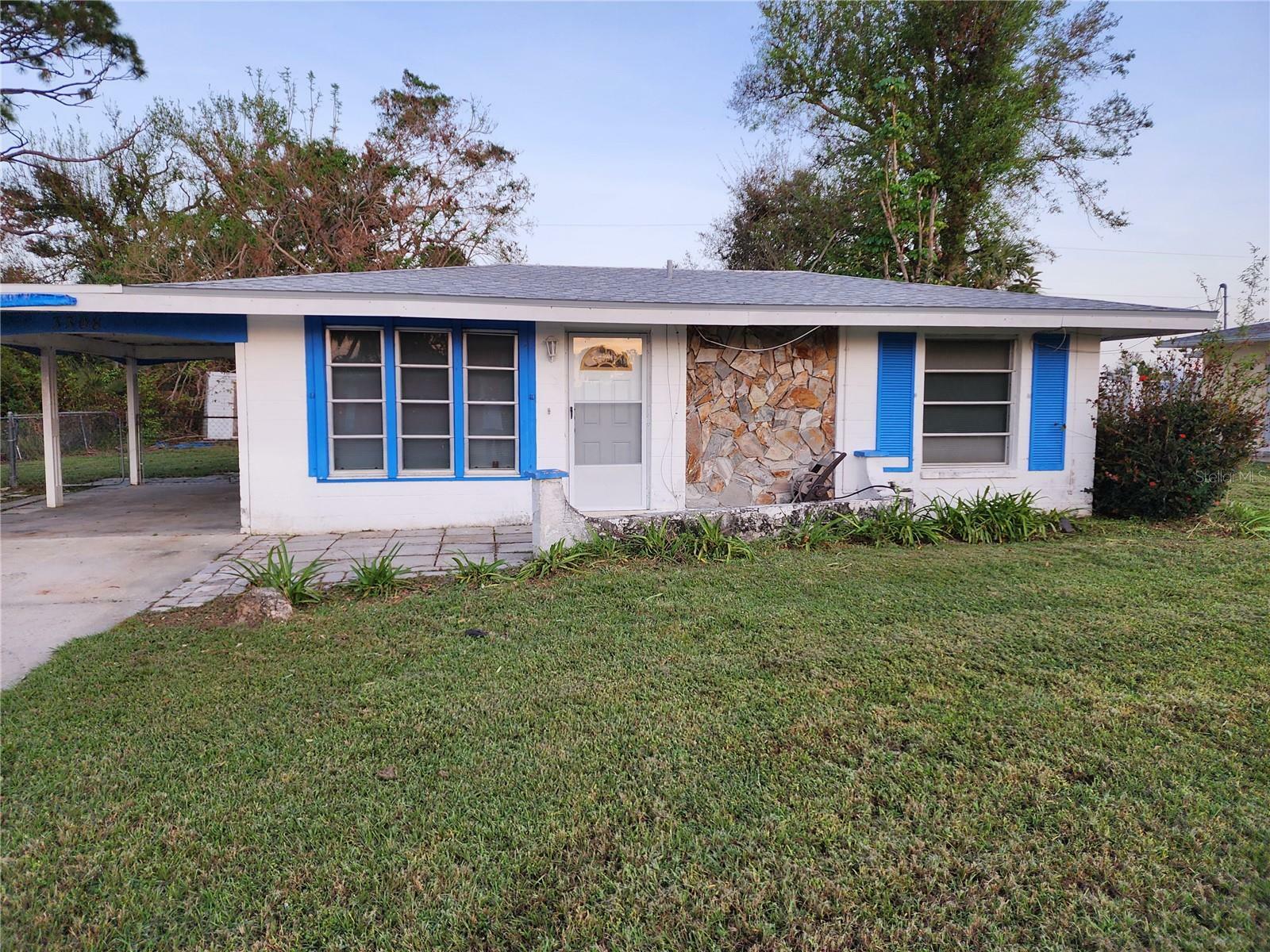 Property Photo: 3308 Pinetree Street FL 33952